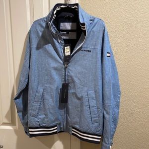 Tommy Hilfiger light weight jacket with hood in the collar. Mens Medium
